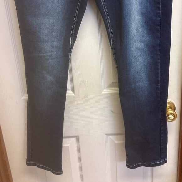 Plus Size Blue Jeans Size 18 - Picture 2 of 4